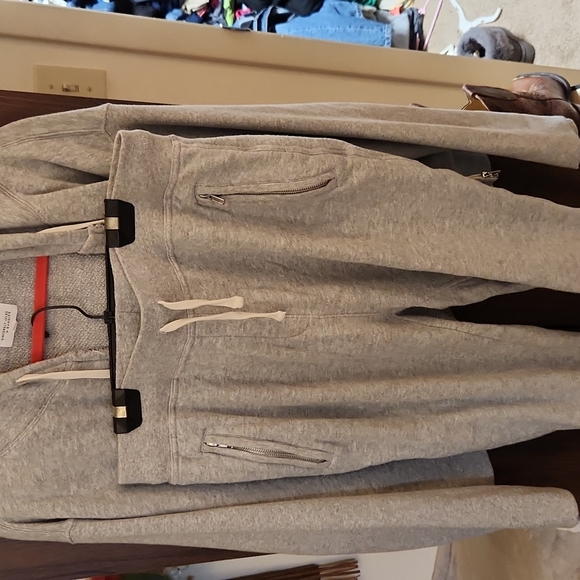 Sincerely Jules for Bandier grey sweatpants and zip up. 1X top L in bottoms - Picture 4 of 11